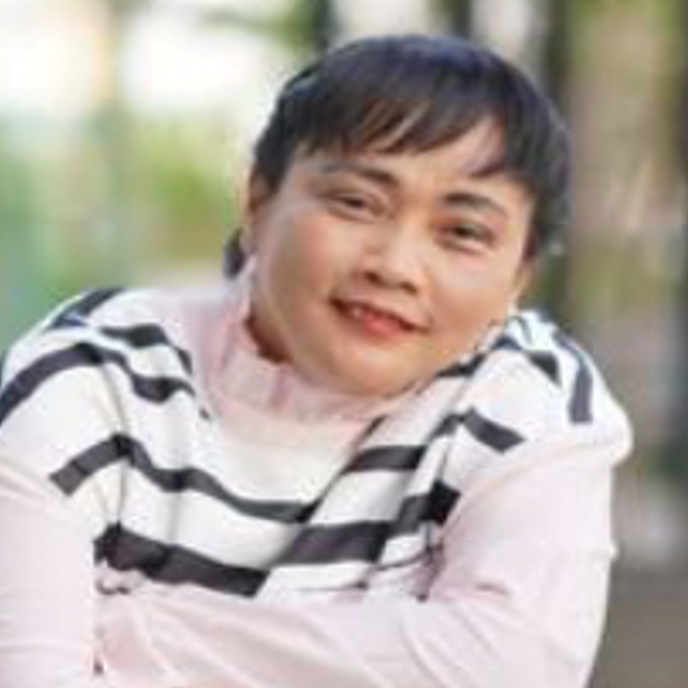 คุณกาญจนา ปักษาศร